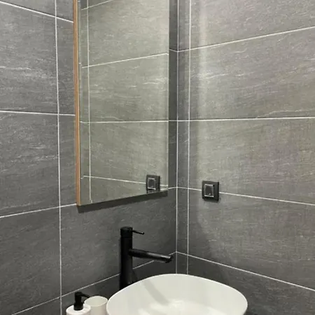 B64 Hill Lägenhet *